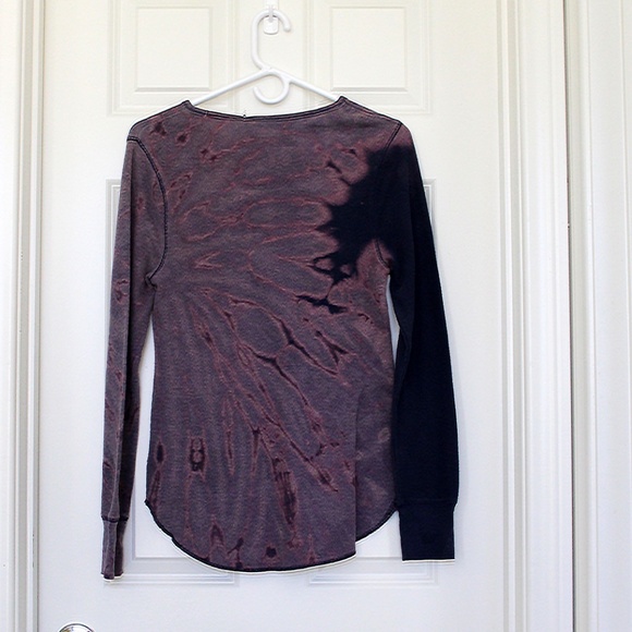 Handmade tie dye thermal top by Hue Revival - Picture 3 of 12